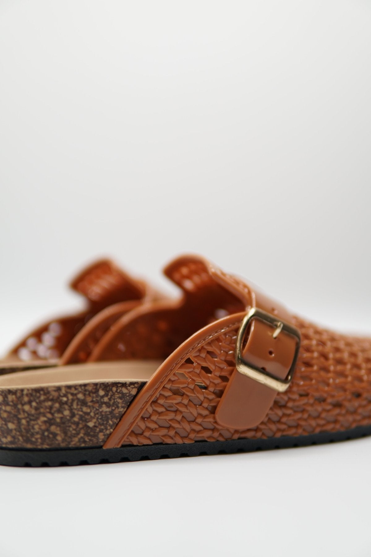 Zuecos Tan Charol 14797 Hebilla Casual de mujer Zoé Brand Costa Rica