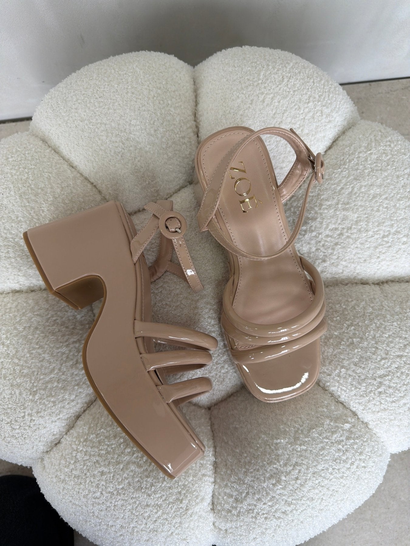 Sandalias Beige Charol Plataforma 14910 Ejecutivo de mujer Zoé Brand Costa Rica