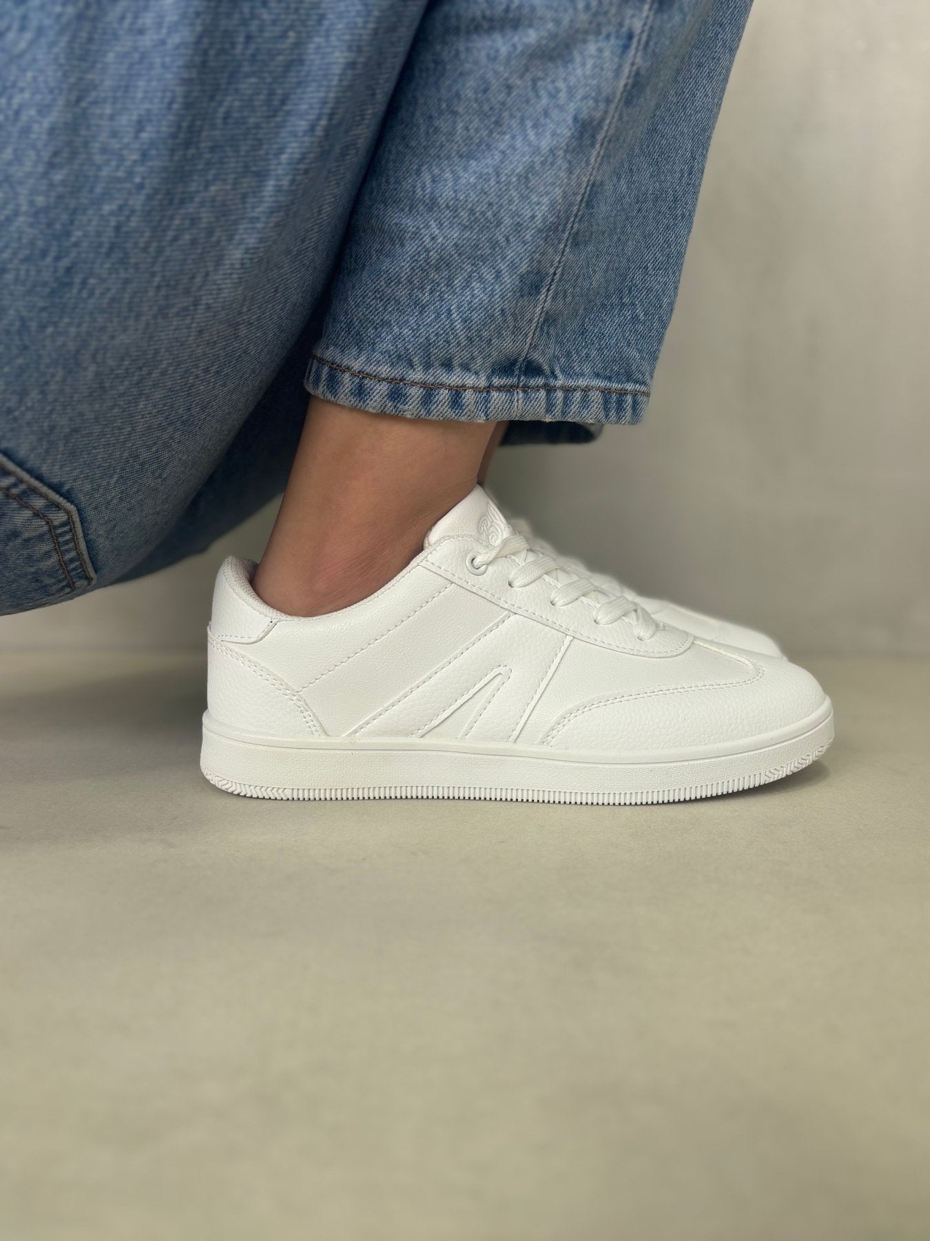 Tenis Blanco 14444 De Cordones Casual Zoé Brand Costa Rica