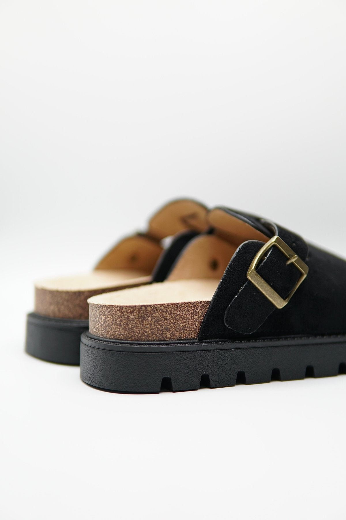 Zuecos Negro Gamuza 14860 Plataforma Hebilla Casual de mujer Zoé Brand Costa Rica